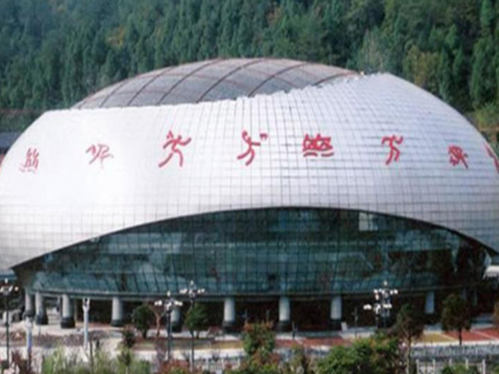 大连体育中心球形网架加工安装